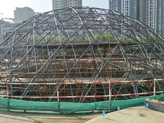 宜州球形网架钢结构施工